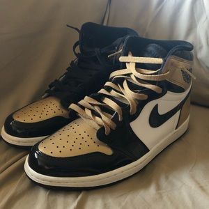 Gold Toe 1’s Jordan Nike